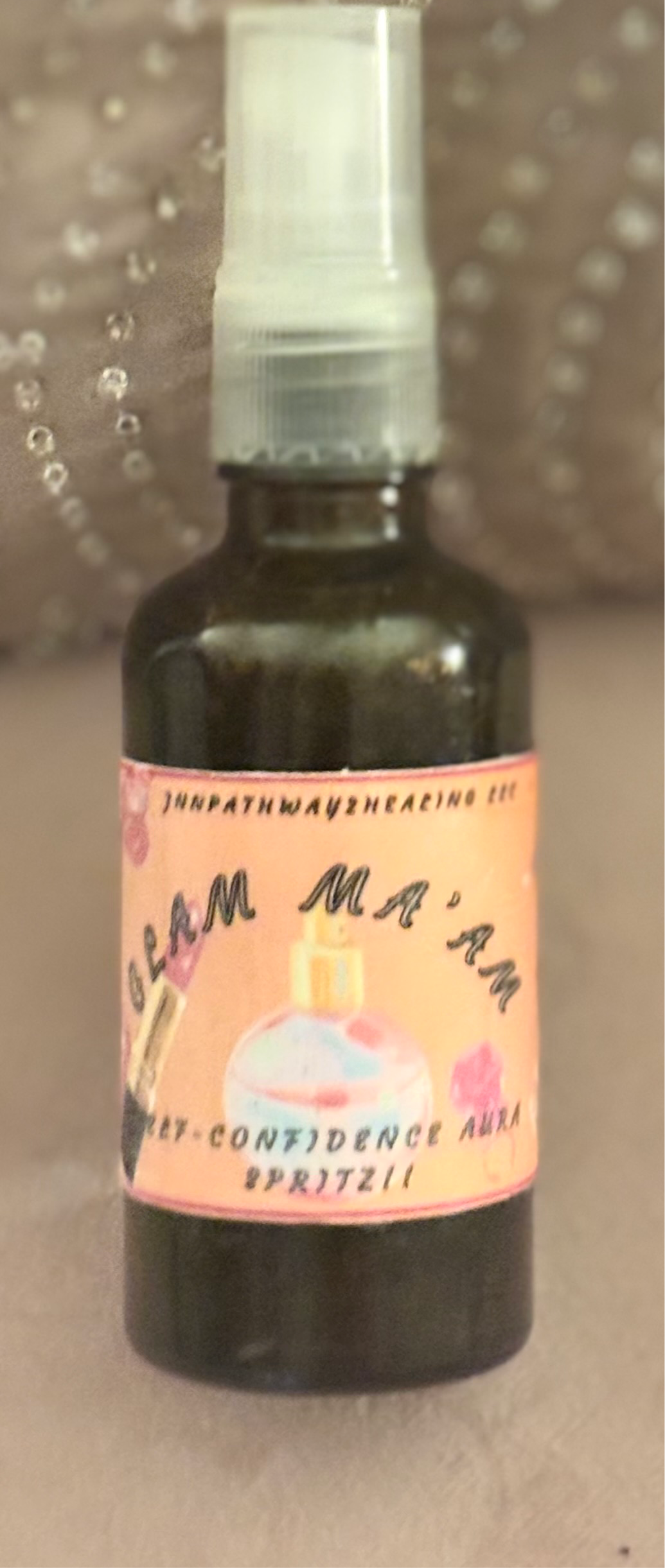 “Glam Ma’am” (Enhances Self-Confidence,Self-love/care,Helps you to recognize that your beautiful & always have been‼️💁🏽‍♀️) Aura&Body&Energy Space Intention Spritz‼️