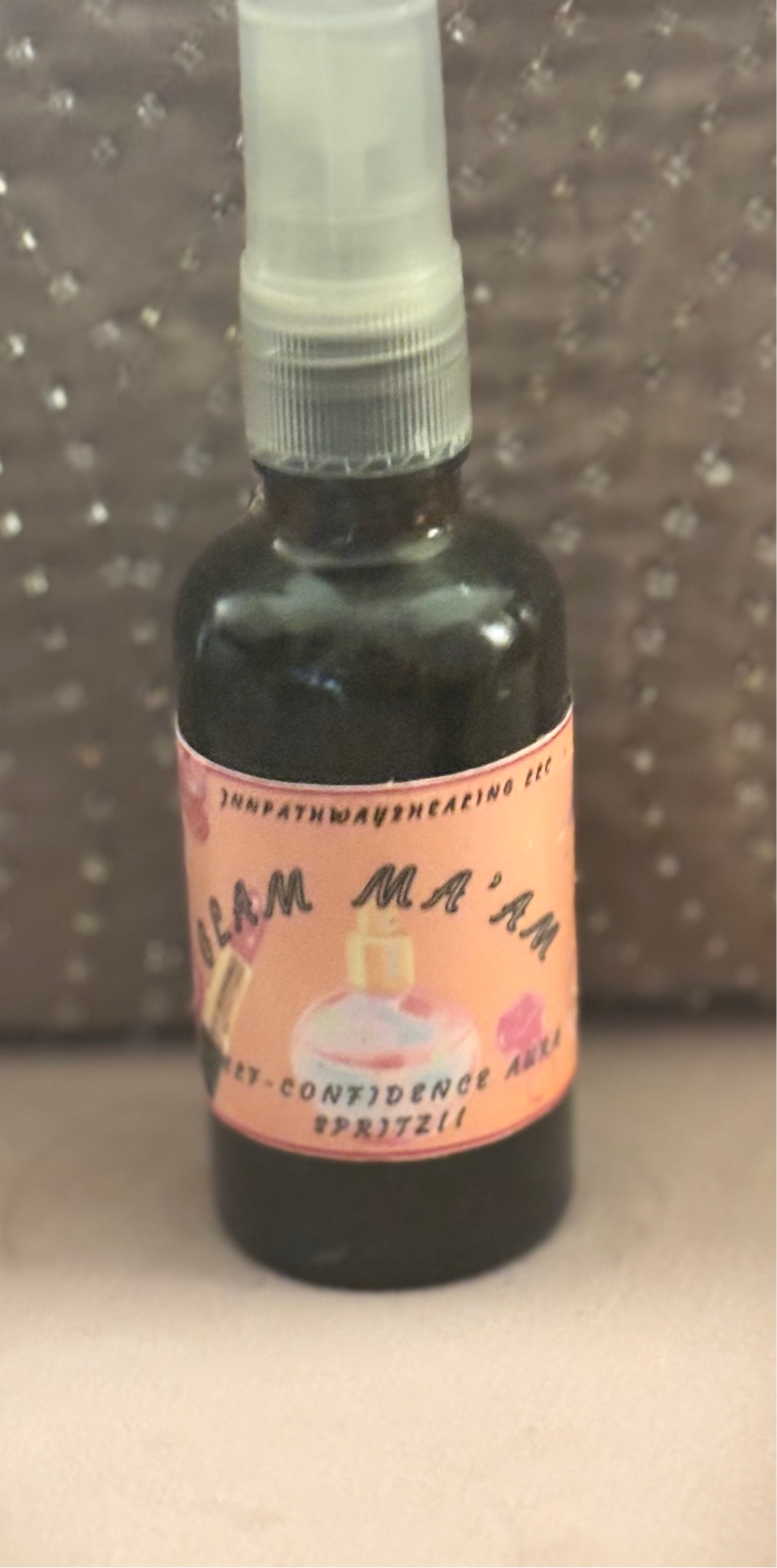 “Glam Ma’am” (Enhances Self-Confidence,Self-love/care,Helps you to recognize that your beautiful & always have been‼️💁🏽‍♀️) Aura&Body&Energy Space Intention Spritz‼️